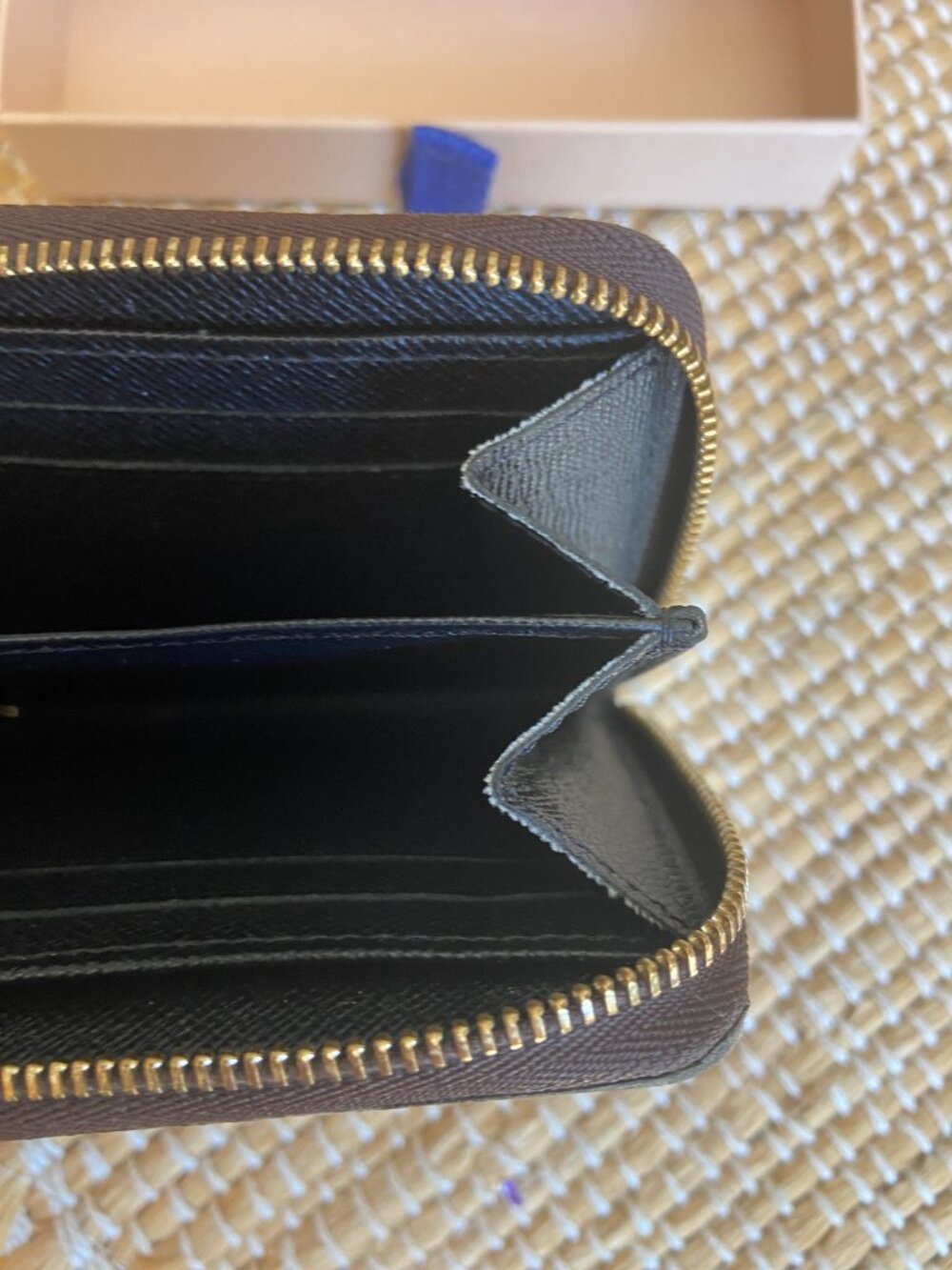 Louis Vuitton MONOGRAM GIANT Zippy Coin WALLET WITH BOX - Picture 5 of 6